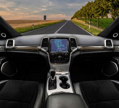 Vordere Sitzreihe einer Limousine